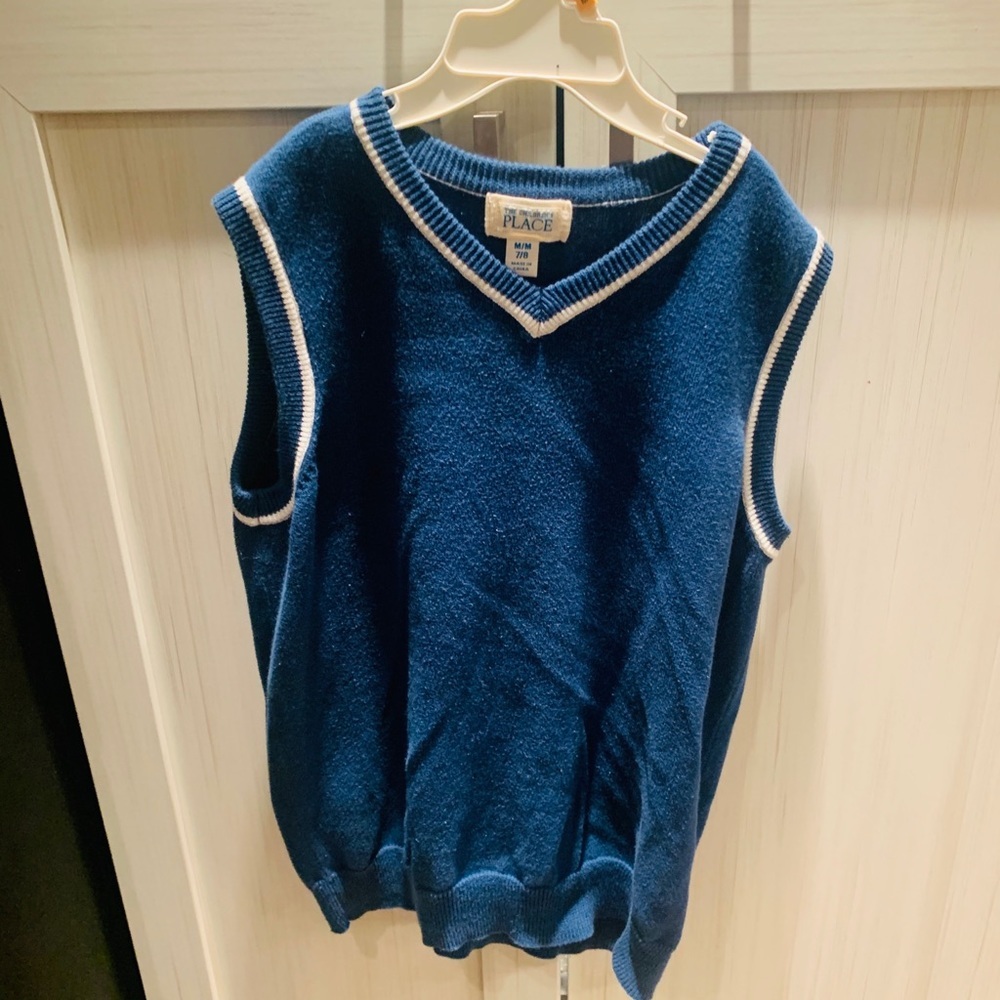 V-neck tank top wool boy  size; 7-8